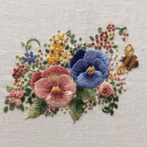 Best Sellers 7 DMP4 Pansies with Bee